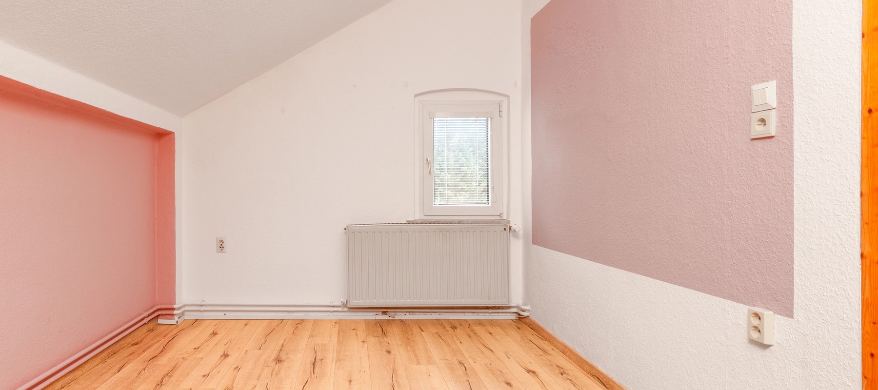 Gemütliches Schlafzimmer mit Fußbodenheizung Gemütliches Schlafzimmer mit Fußbodenheizung