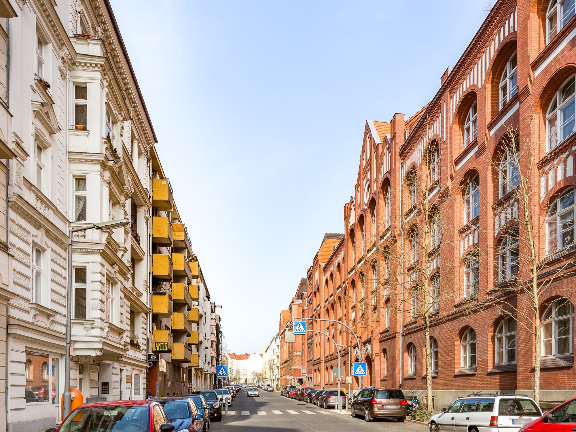 Ansicht der Anliegerstraße und Nachbarschaft 