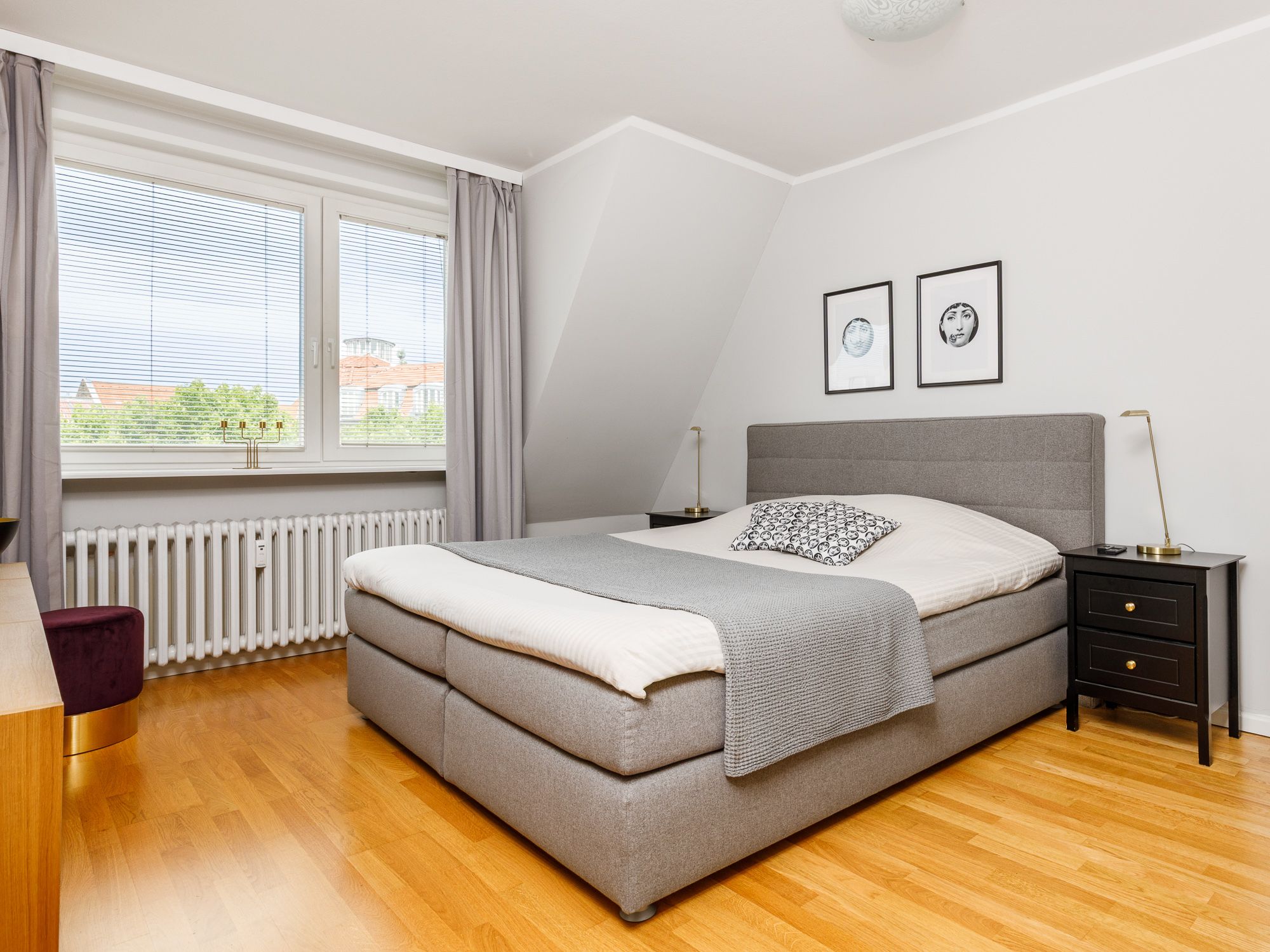 Hauptschlafzimmer mit hochwertiger Ausstattung  