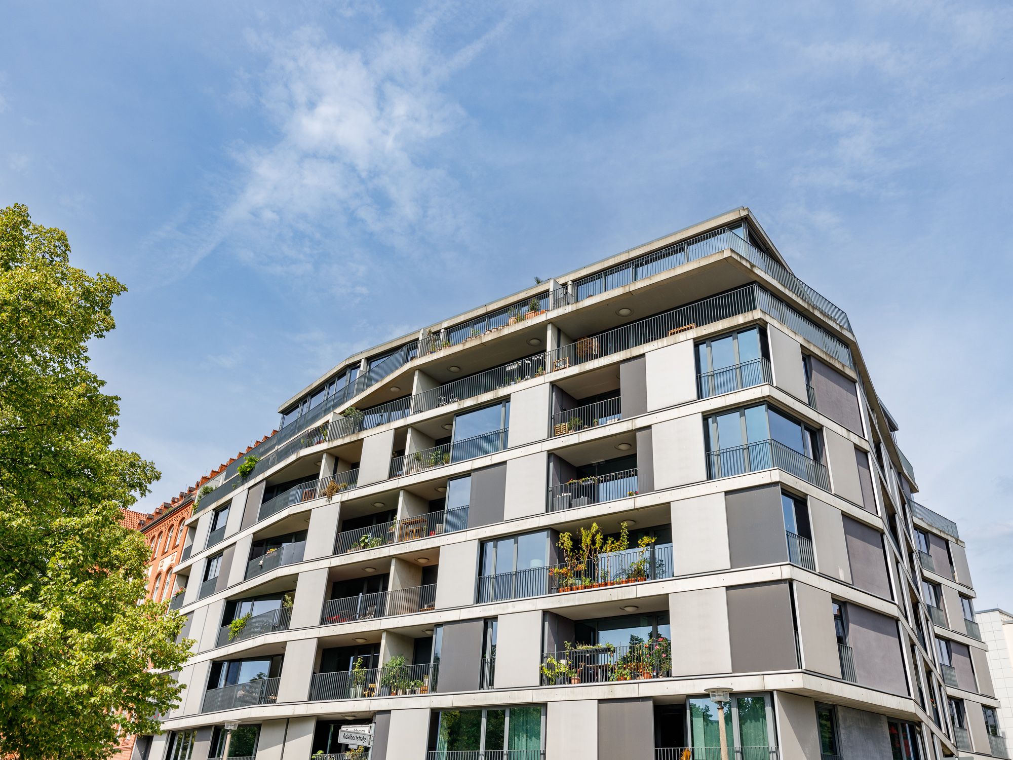 Moderne Neubau am Engelbecken 