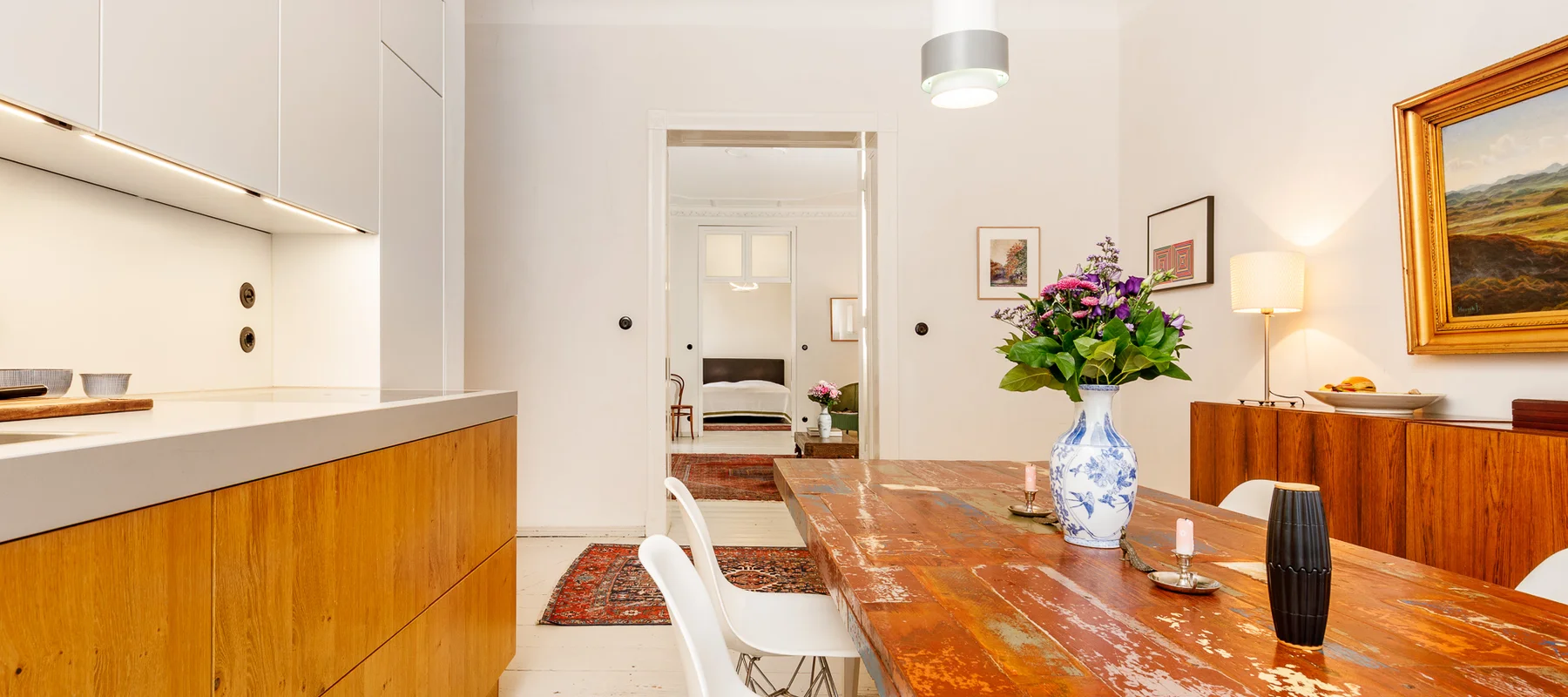 Stylish architect-designed apartment with high-quality interior at Olivaer & Ludwigkirchplatz