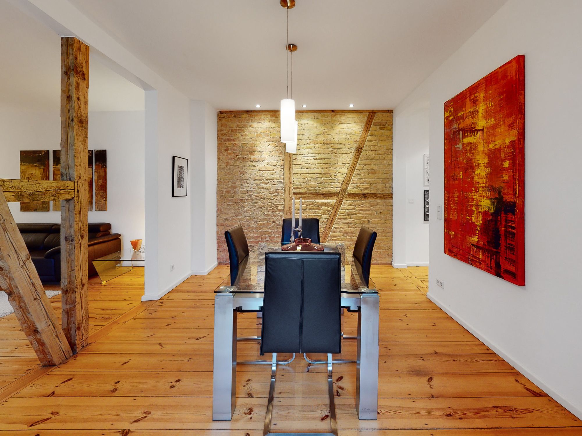 Separater Essbereich mit stilvoller Ausstattung 