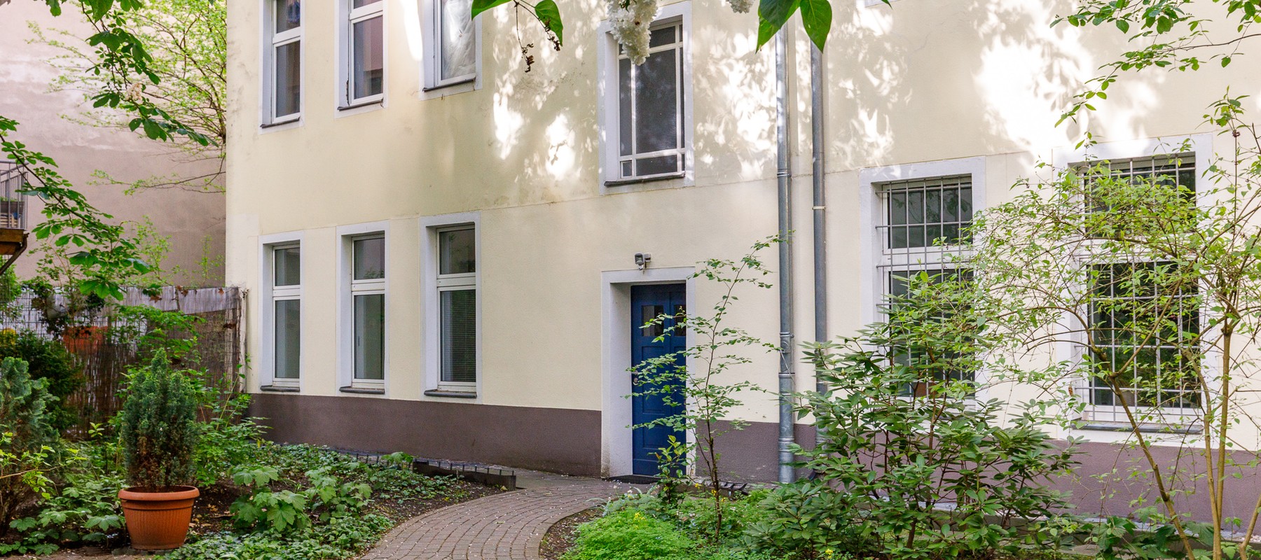 Ruhiger Wohnlage im Seitenflügel Ruhiger Wohnlage im Seitenflügel