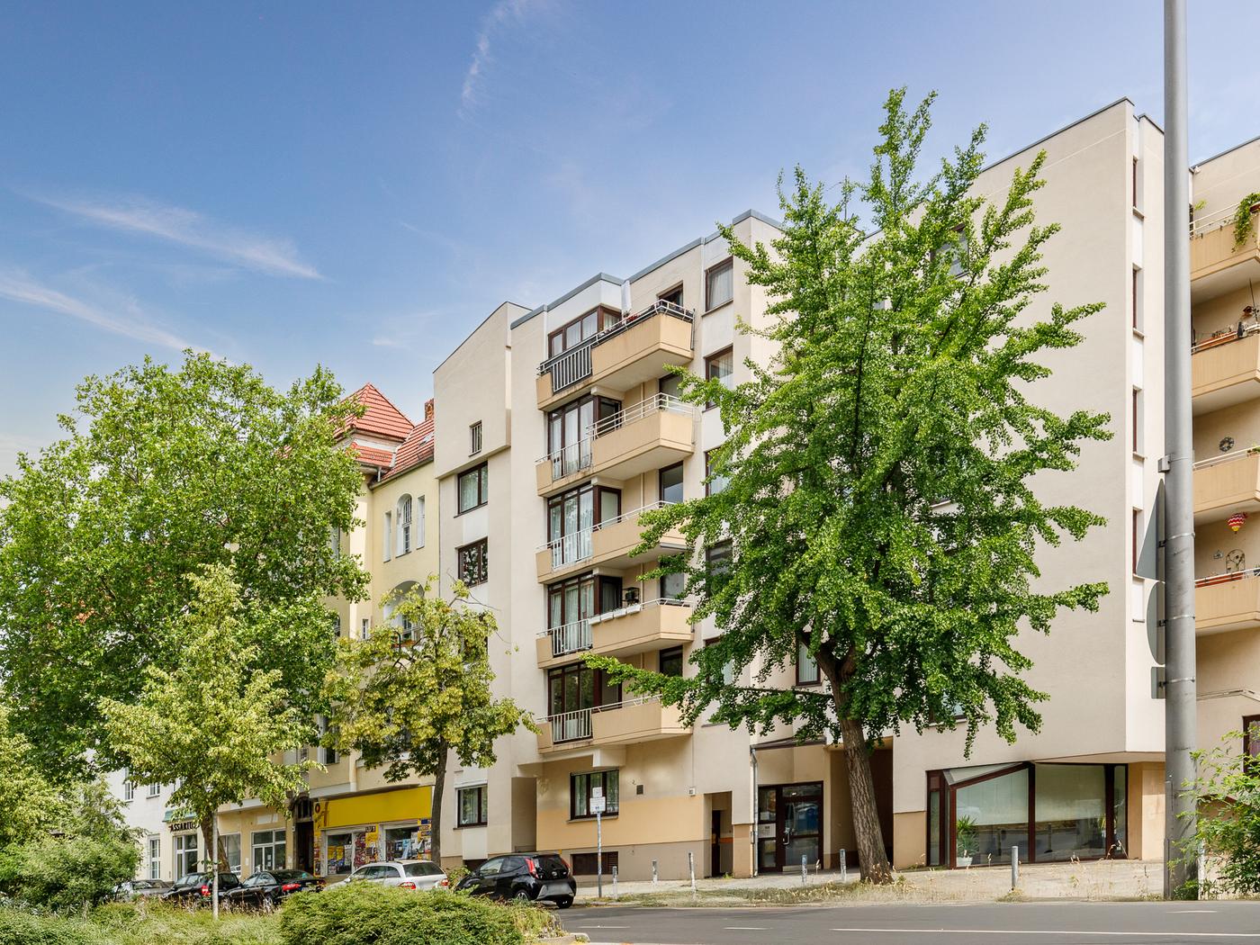Pied-à-Terre mit Balkon & Stellplatz: Kompaktes Wohnen mit Komfort nahe Schlossstraße