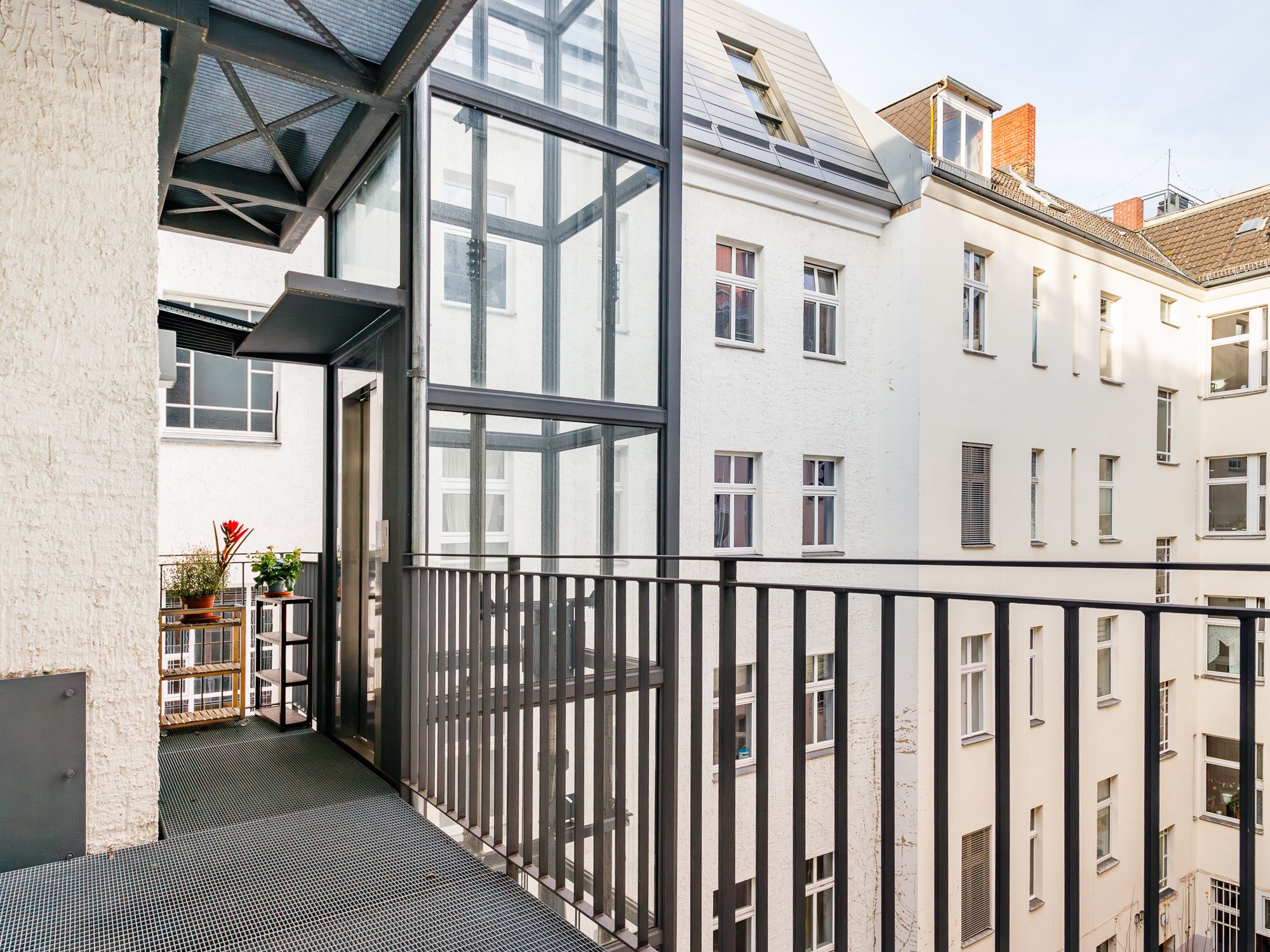 View of the courtyard / elevator 