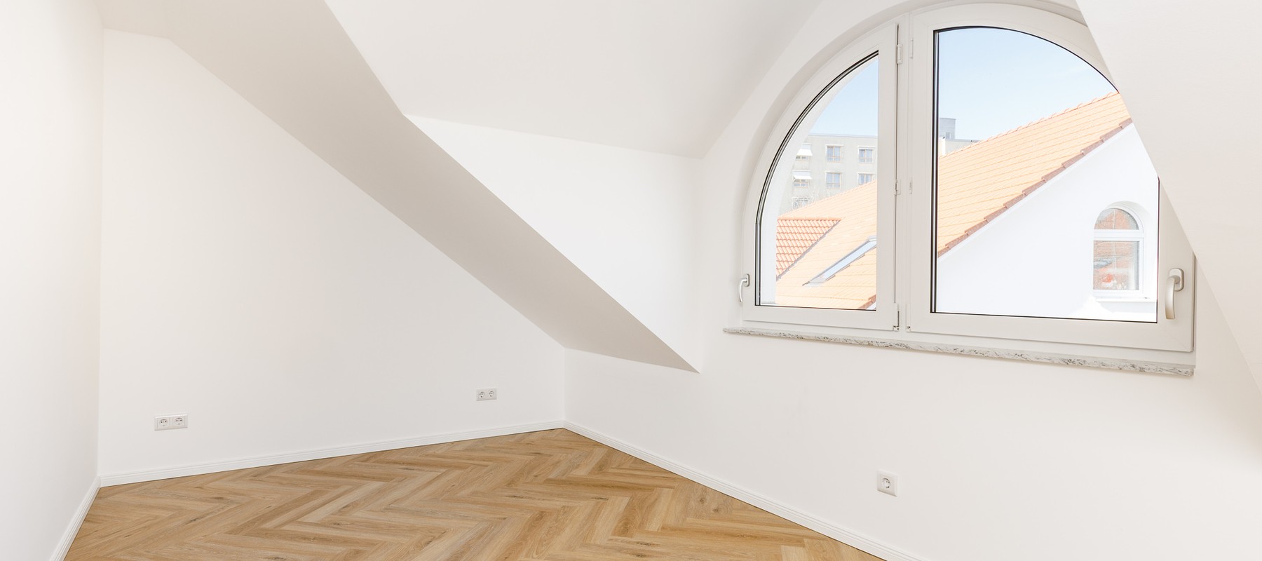 Separates Arbeitszimmer im Dachgeschoss Separates Arbeitszimmer im Dachgeschoss