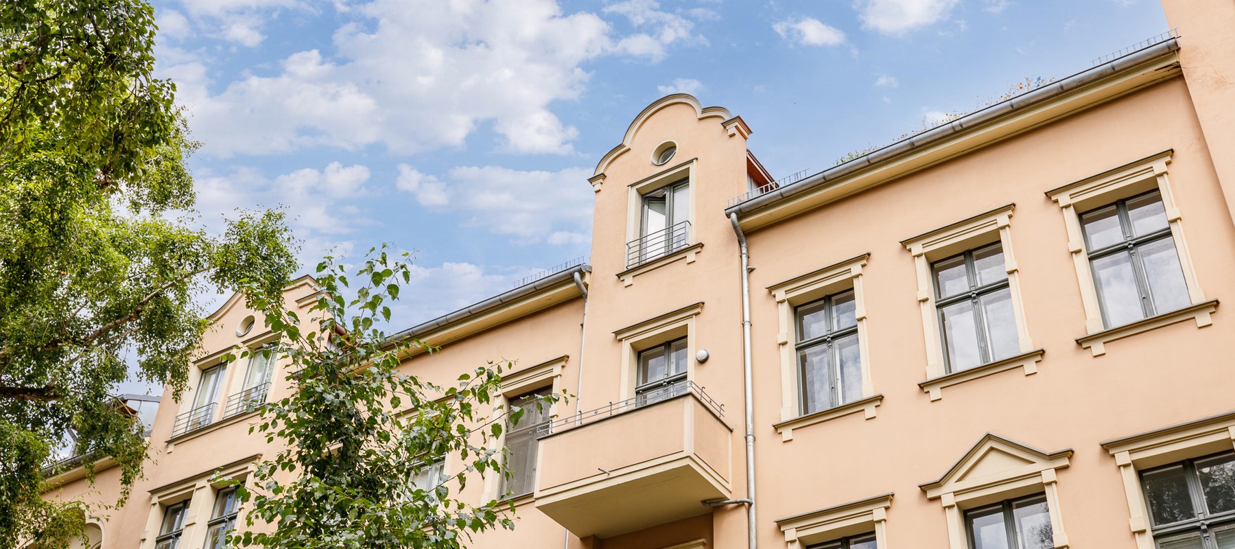 Repräsentativer Altbau in der Innenstadt Potsdams Repräsentativer Altbau in der Innenstadt Potsdams