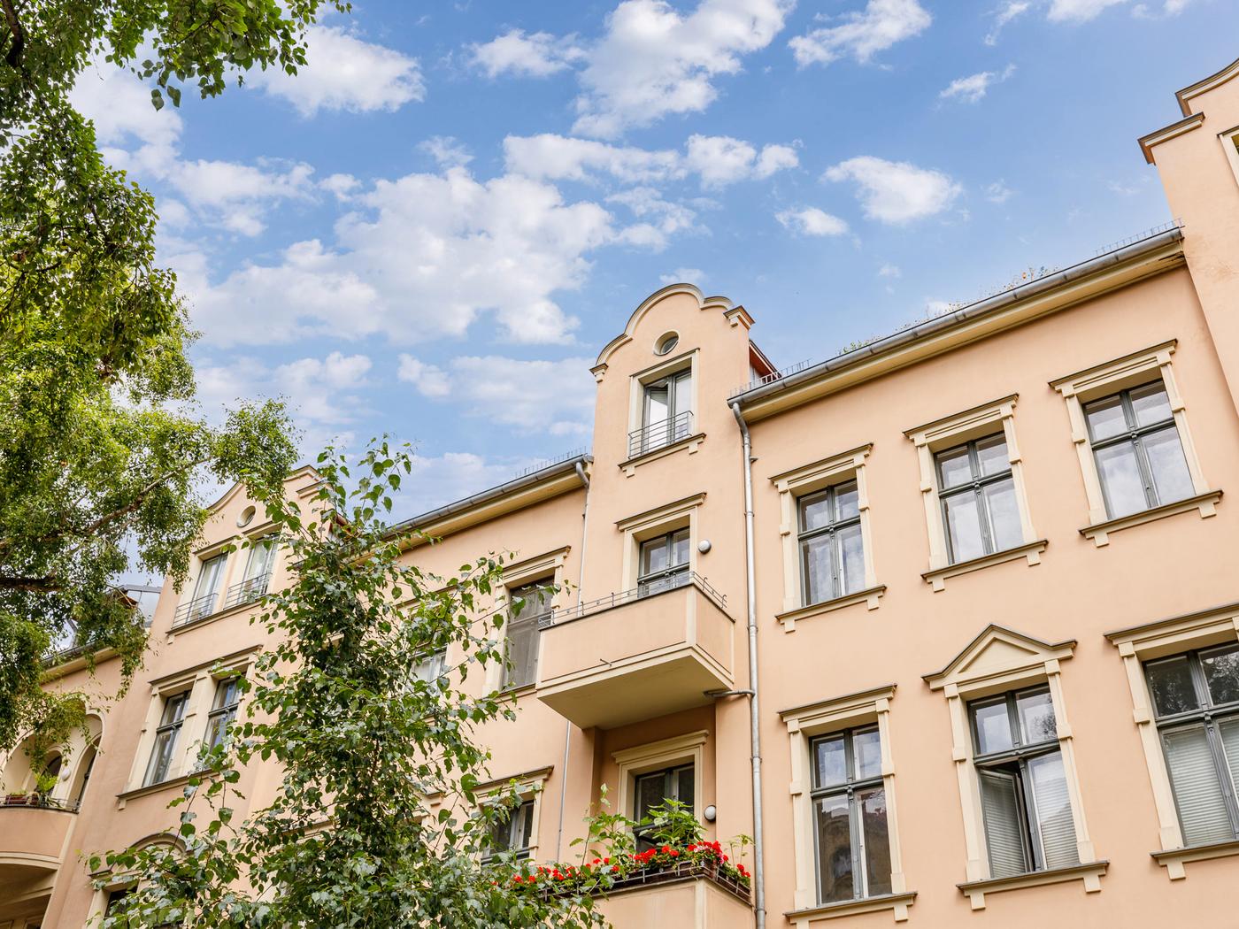 Repräsentativer Altbau in der Innenstadt Potsdams Repräsentativer Altbau in der Innenstadt Potsdams