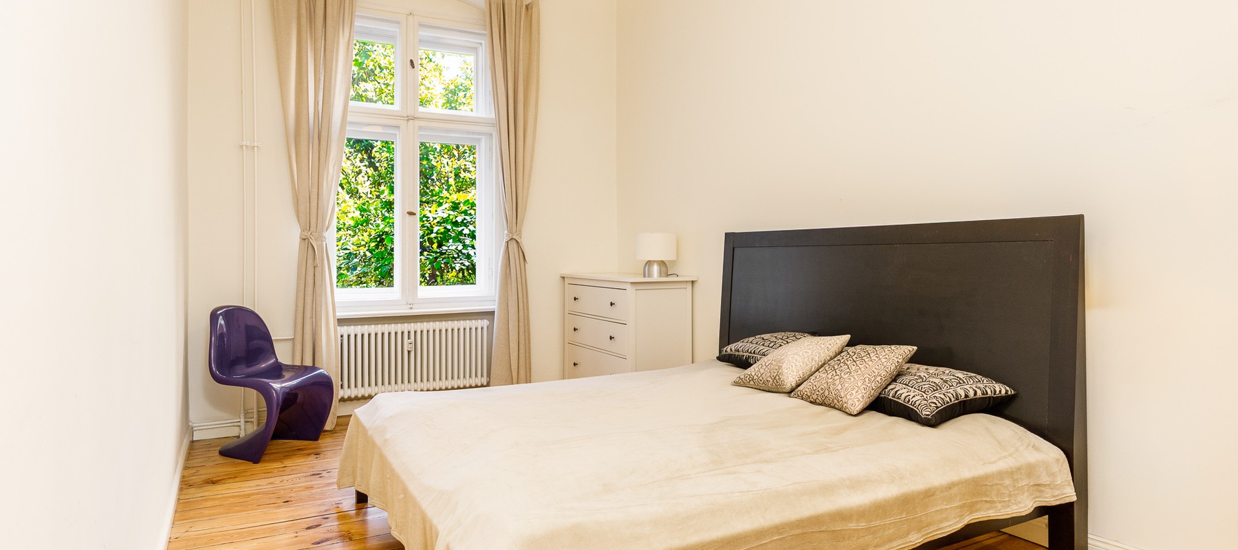 Schlafzimmer mit schöner Ausstattung Schlafzimmer mit schöner Ausstattung