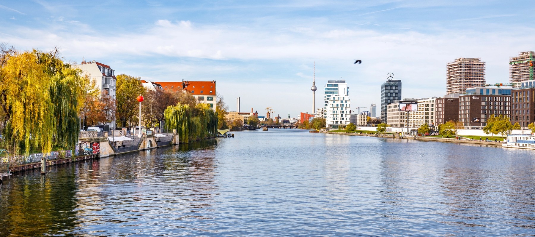 Ausblick auf die Spree und den Fernsehturm Ausblick auf die Spree und den Fernsehturm
