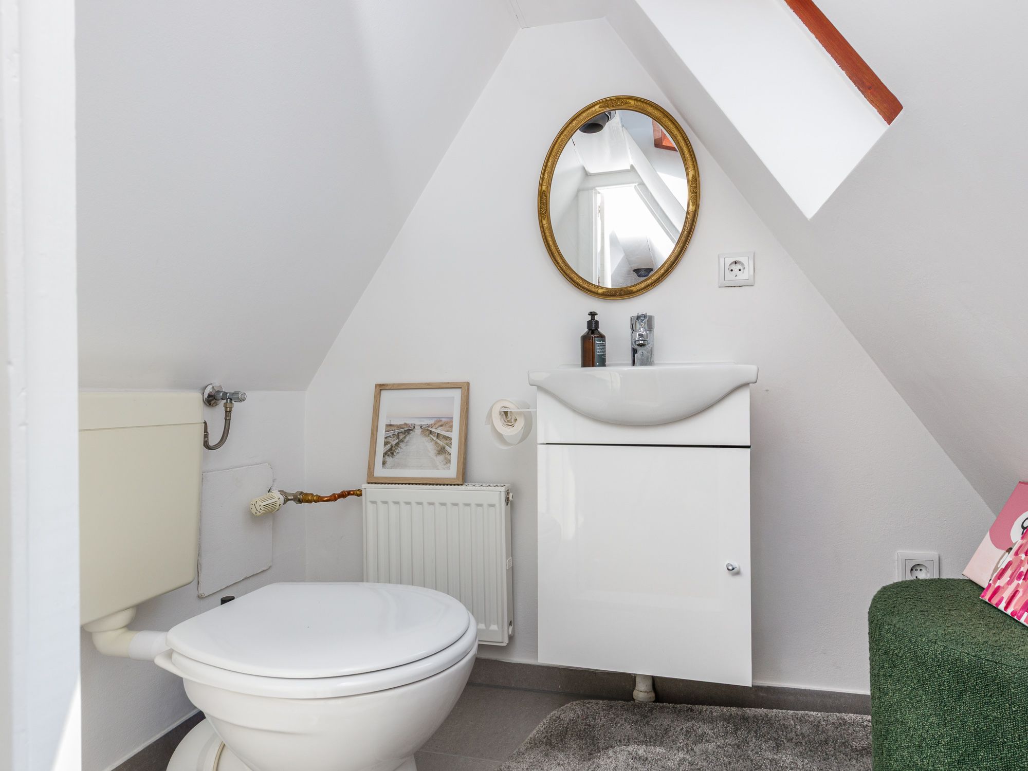 Separates Gäste-WC im Dachboden 