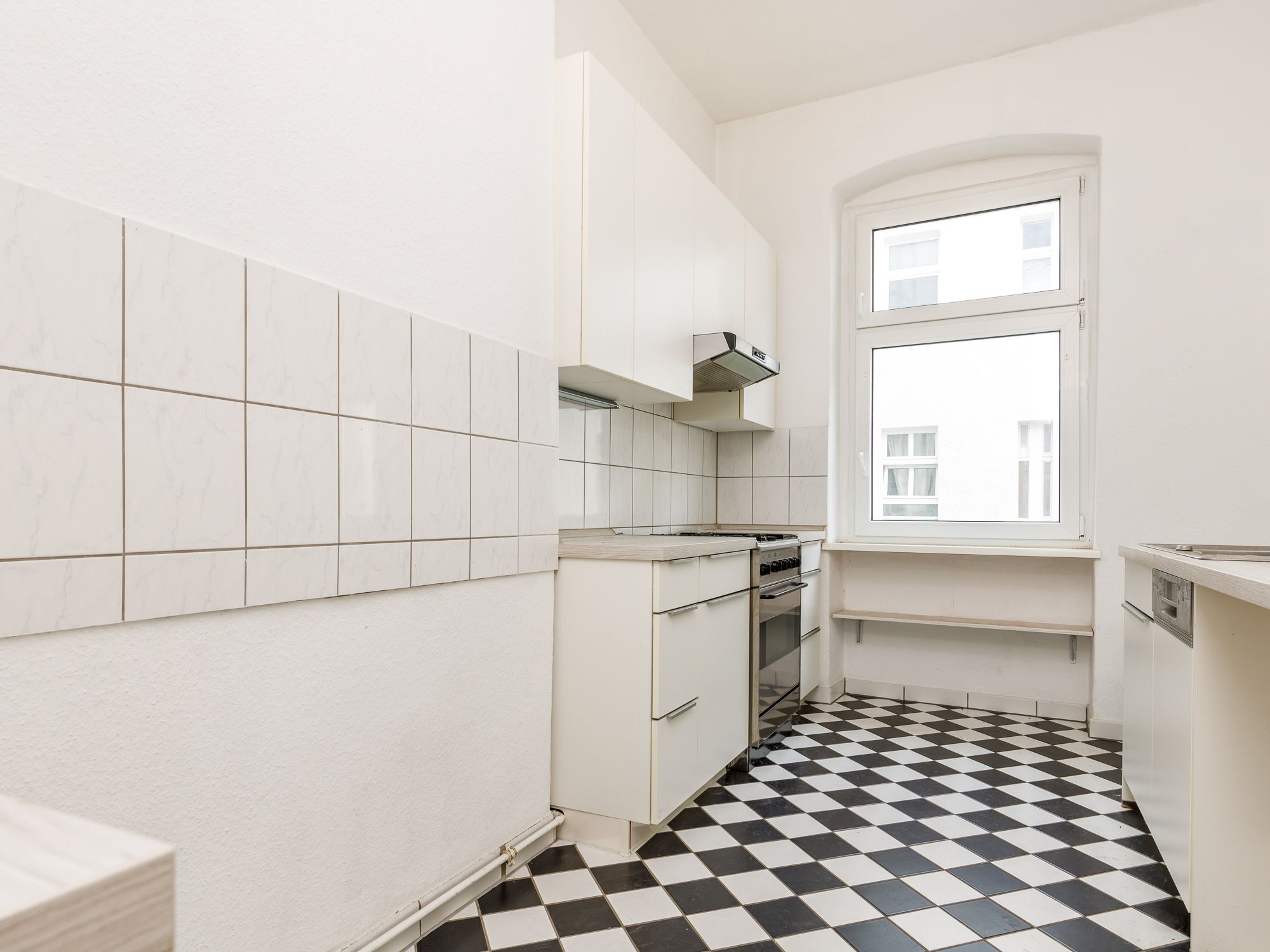 Separater Küchenbereich mit sämtlichen Anschlüssen 