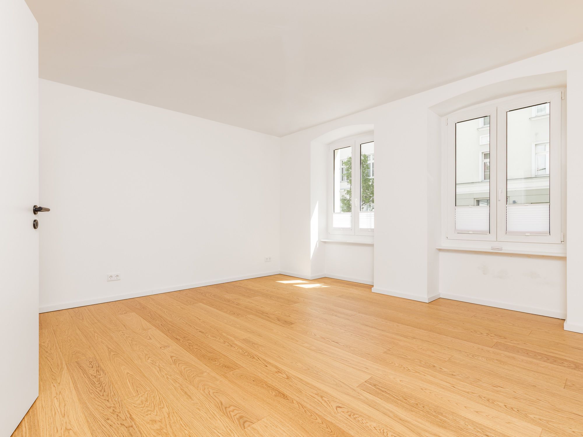 Helles, ruhiges Schlafzimmer zum Innenhof 