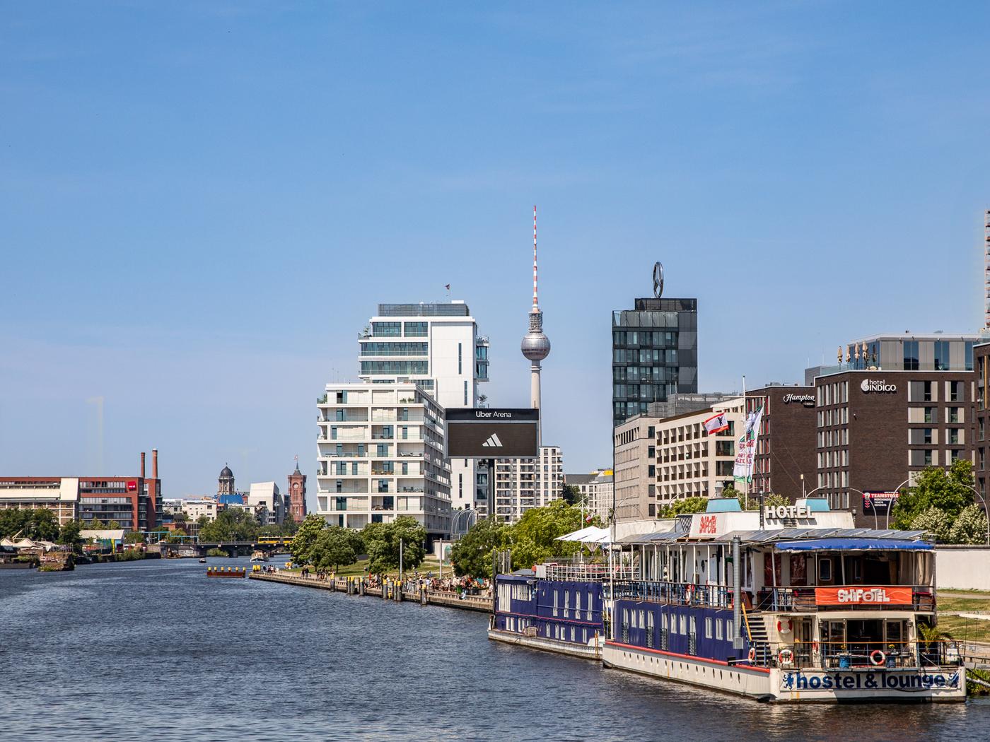 Ansicht der Spree von der nahegelegenen Oberbaumbrücke Ansicht der Spree von der nahegelegenen Oberbaumbrücke