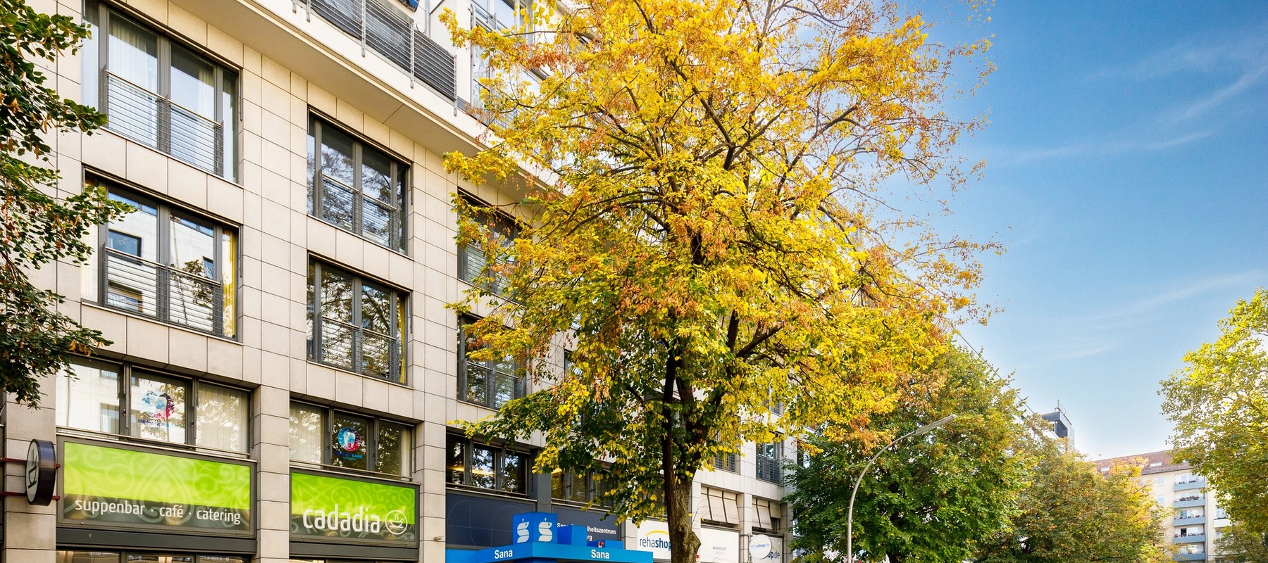 Kontemporärer Gebäudekomplex am Los-Angeles-Platz Kontemporärer Gebäudekomplex am Los-Angeles-Platz