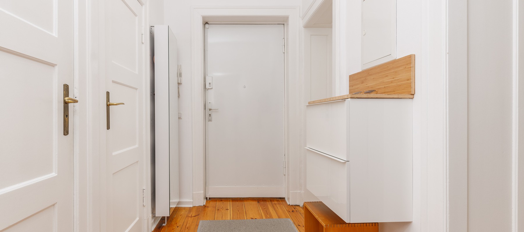 Flurbereich mit Schuhschrank Flurbereich mit Schuhschrank