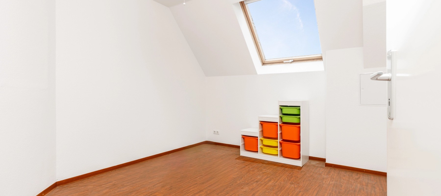 Helles Kinderzimmer mit viel Platz zum Spielen Helles Kinderzimmer mit viel Platz zum Spielen