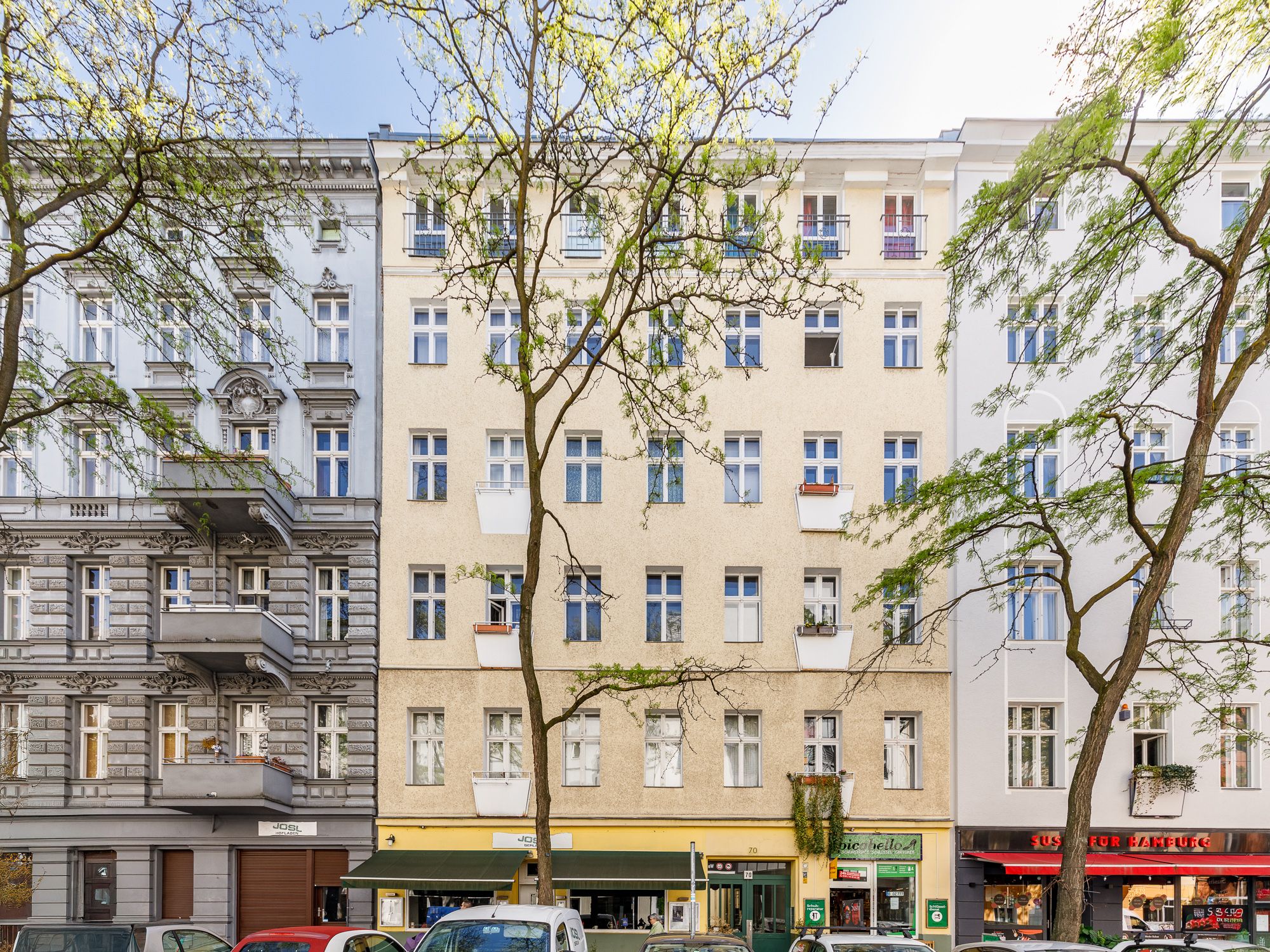 Mehrfamilienhaus zwischen Wilmersdorfer Straße und Kantstraße 
