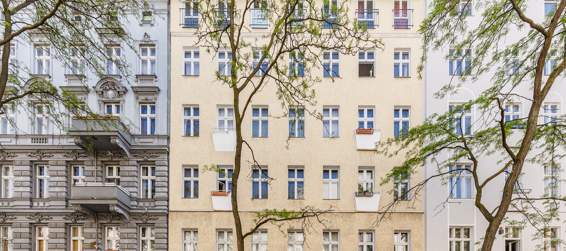 Mehrfamilienhaus zwischen Wilmersdorfer Straße und Kantstraße Mehrfamilienhaus zwischen Wilmersdorfer Straße und Kantstraße