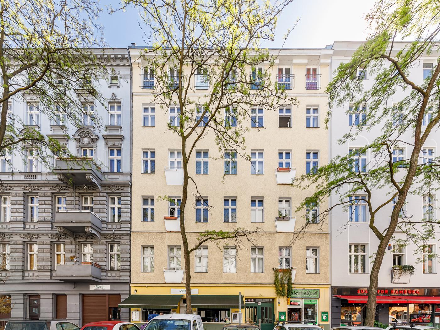 Mehrfamilienhaus zwischen Wilmersdorfer Straße und Kantstraße Mehrfamilienhaus zwischen Wilmersdorfer Straße und Kantstraße