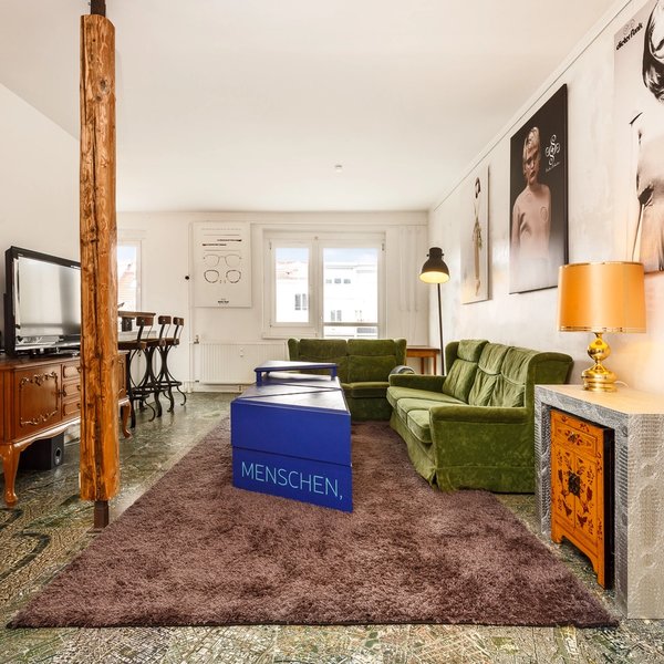 Wohnzimmer Designmöbel Samtsofa Barbereich