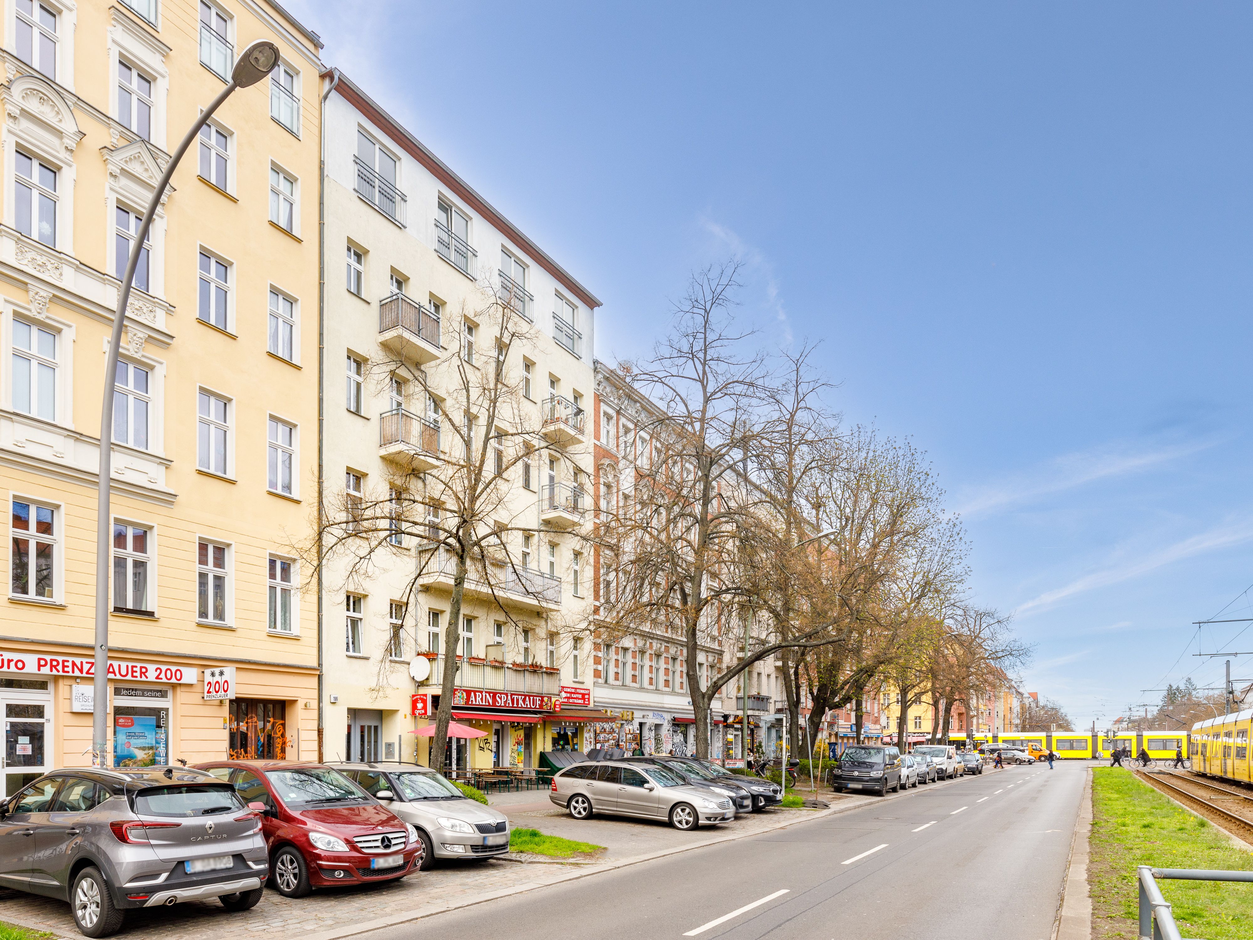 Gepflegtes Mehrfamilienhaus im Kollwitzkiez 