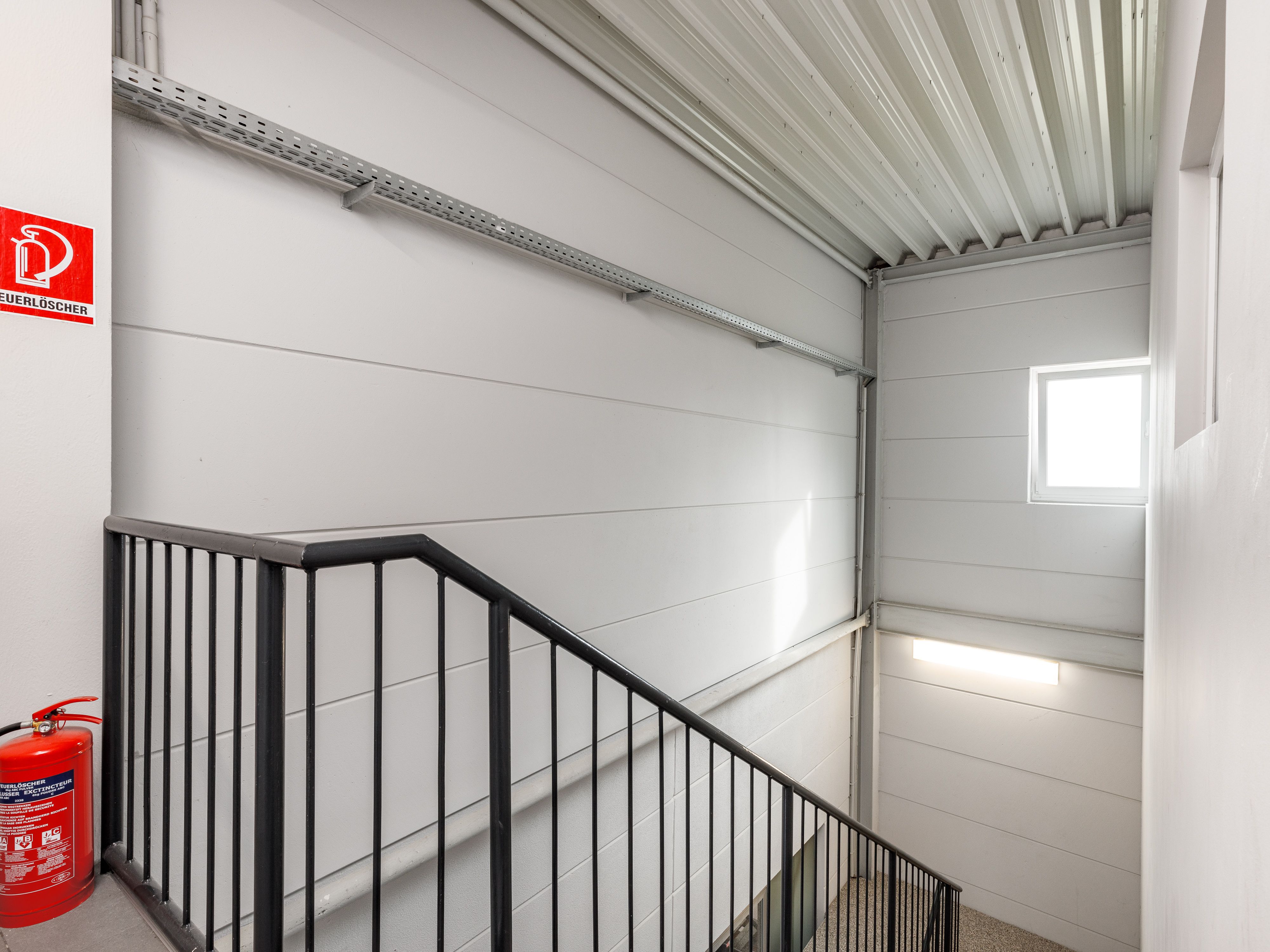 Logistik- & Gewerbefläche im Industriegebiet: Vielseitige Nutzungsmöglichkeiten für Lagerung & Produktion