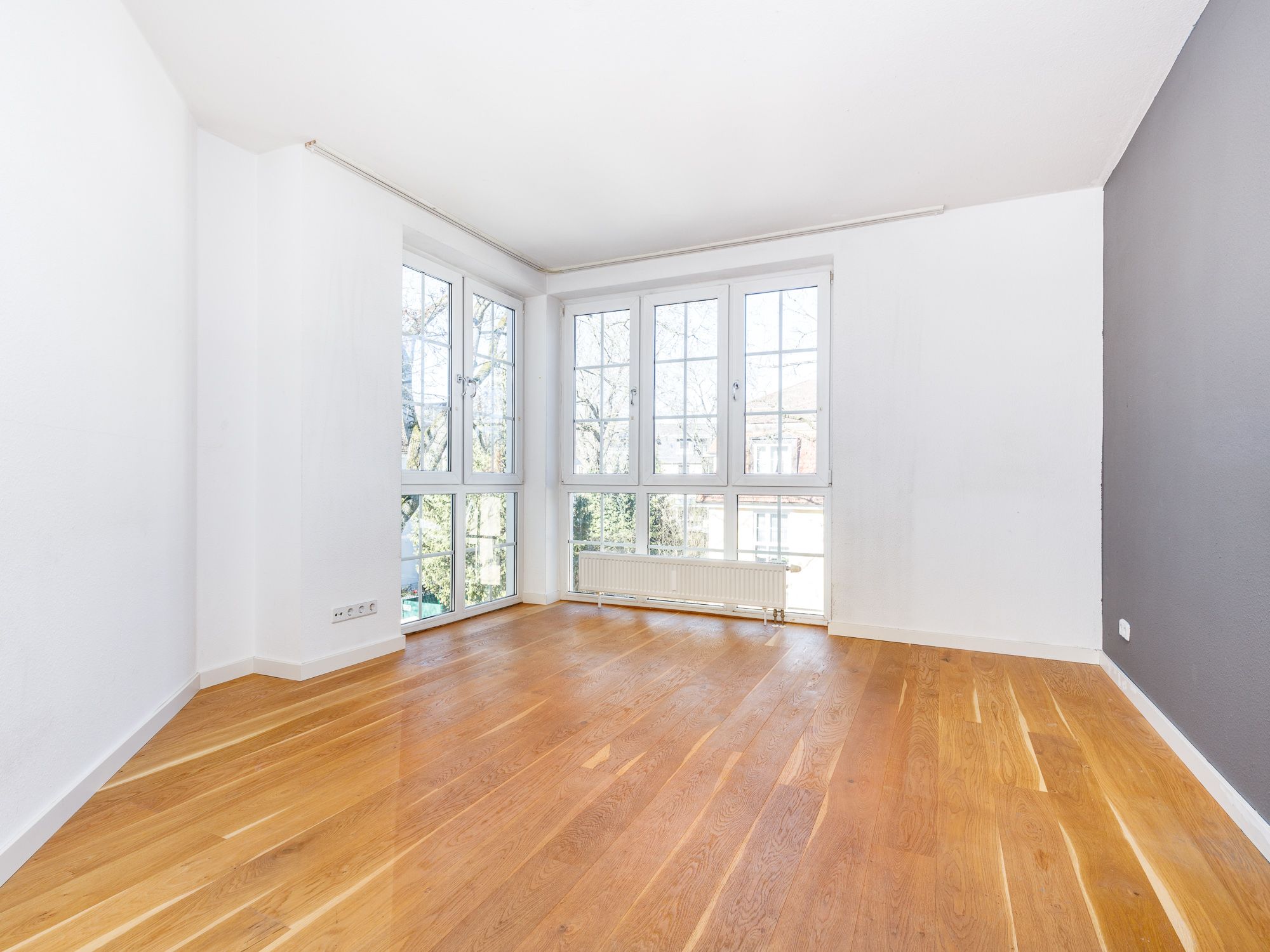 Study or bedroom overlooking the quiet inner courtyard