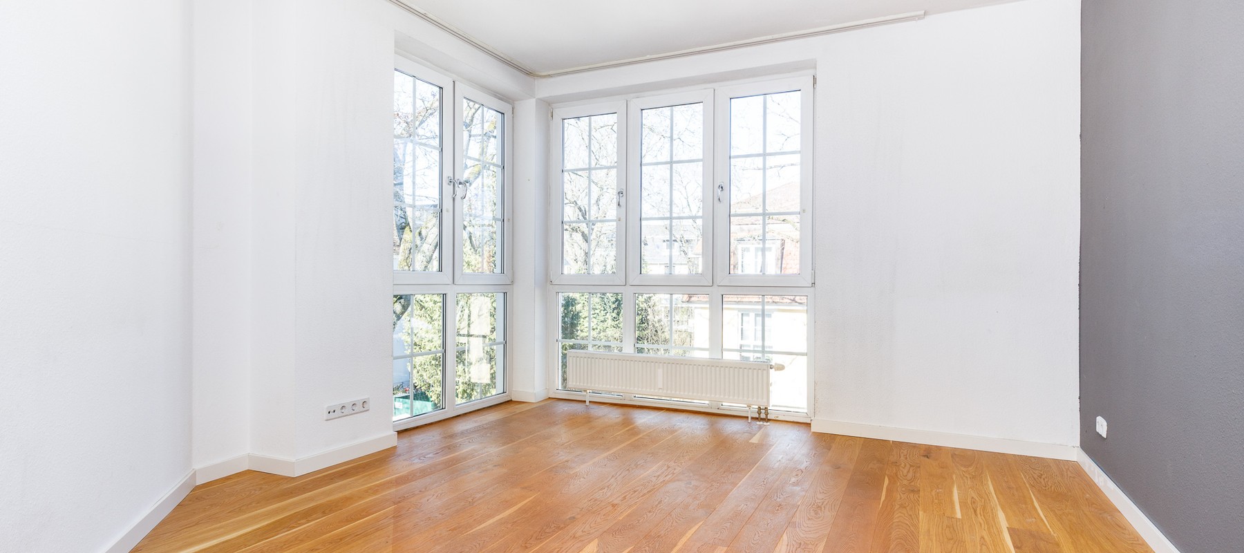 Study or bedroom overlooking the quiet inner courtyard Study or bedroom overlooking the quiet inner courtyard