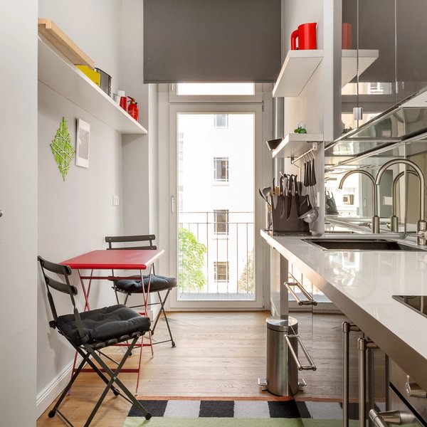 Küche Zeile Balkonzugang Hochglanzfronten