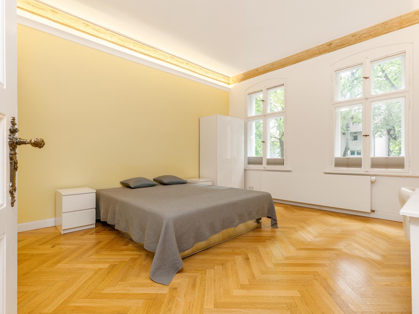 Schlafzimmer zum ruhigen Innenhof Schlafzimmer zum ruhigen Innenhof