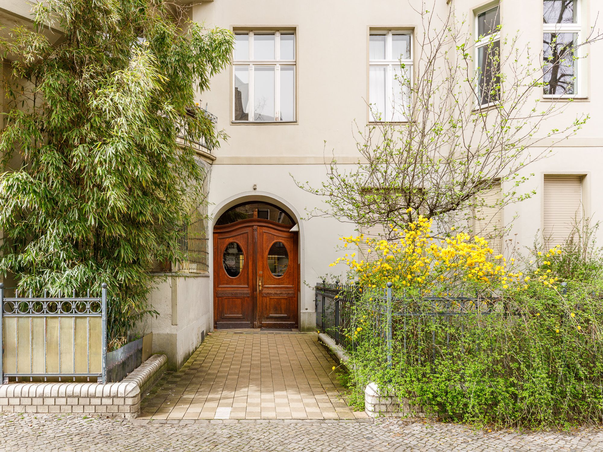 Herrlicher Stuck-Altbau mit Stilelementen 