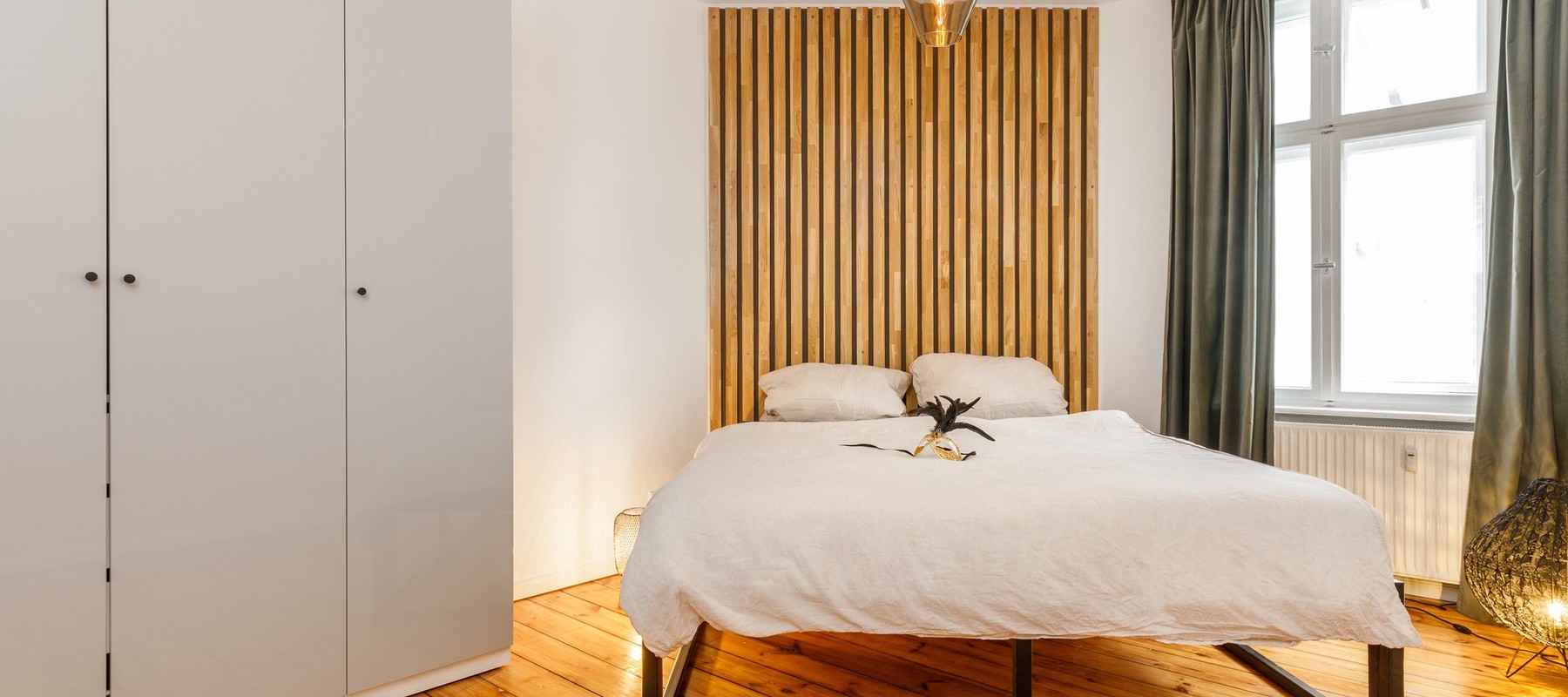 Stilvolles Schlafzimmer mit Doppelkasten Stilvolles Schlafzimmer mit Doppelkasten