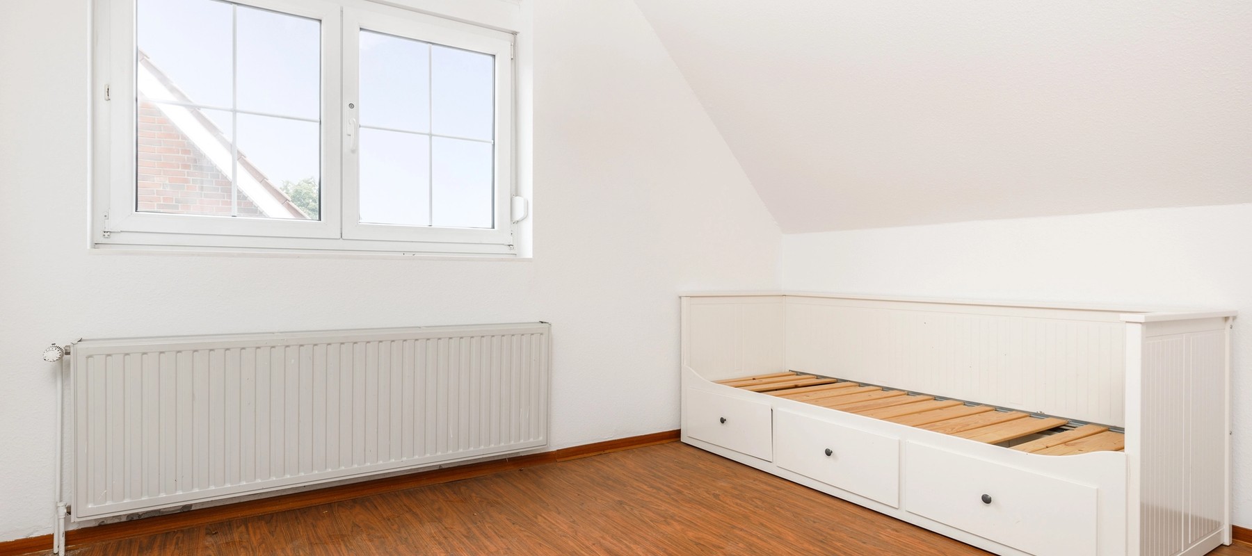 Großzügiges Kinderzimmer zum ruhigen Innenhof Großzügiges Kinderzimmer zum ruhigen Innenhof