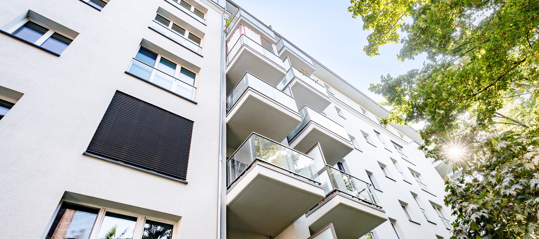 Moderner Neubau in zeitgemäßer Architektur Moderner Neubau in zeitgemäßer Architektur