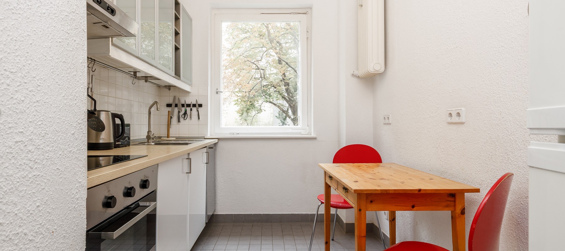 Separate, fully equipped kitchen Separate, fully equipped kitchen