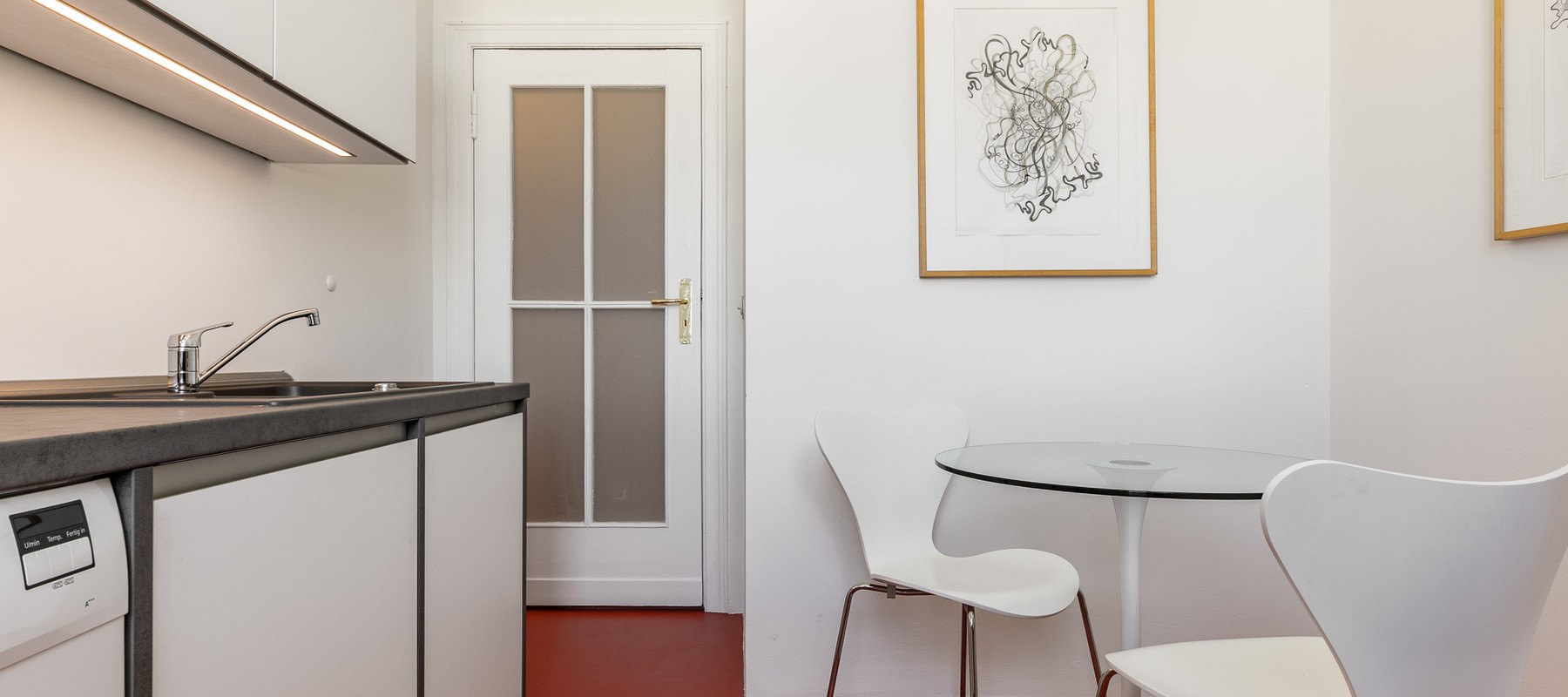 Gepflegte Einbauküche mit Elektrogeräten Gepflegte Einbauküche mit Elektrogeräten