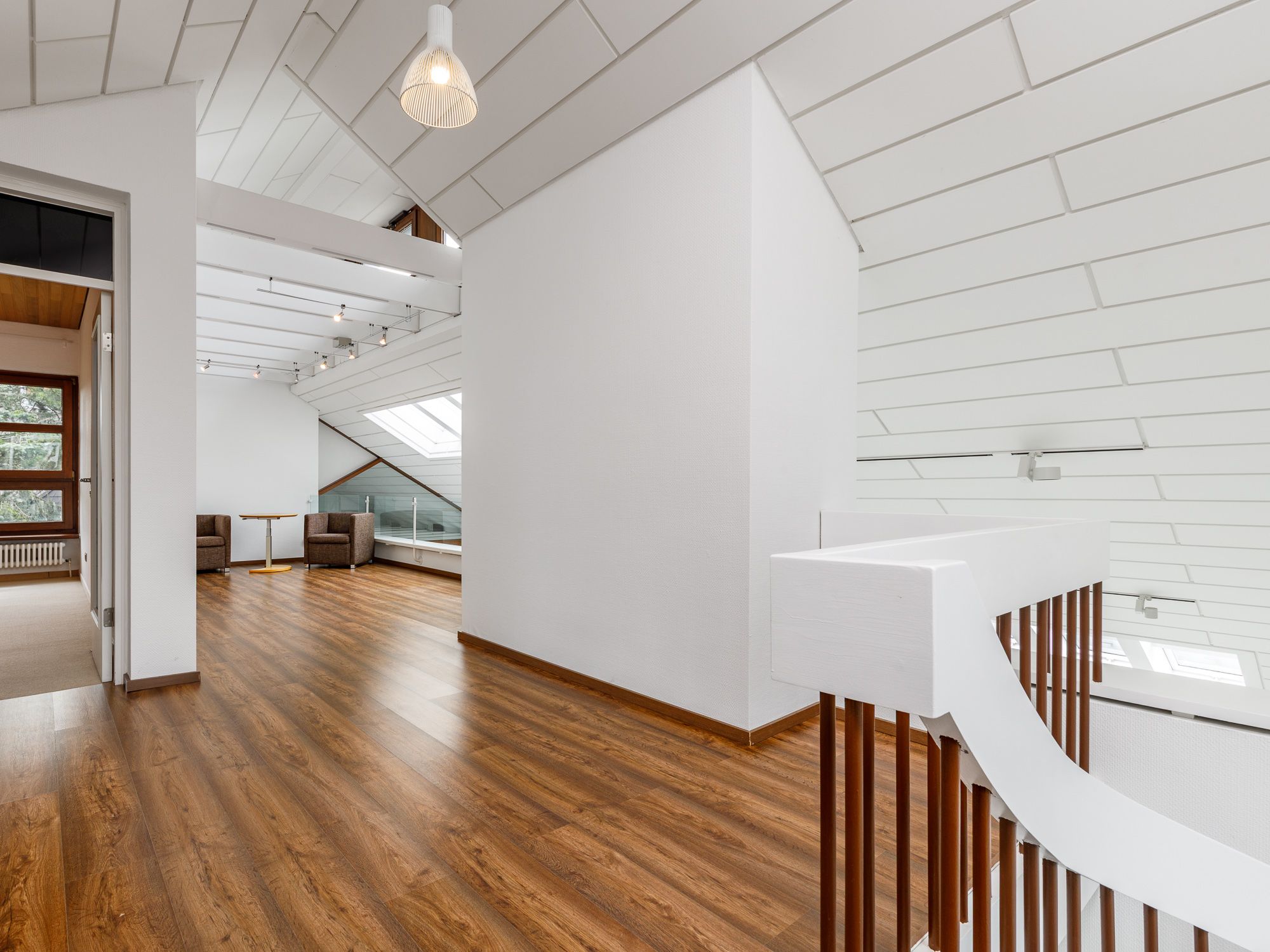 Traumhafte Galerie mit Kamin 