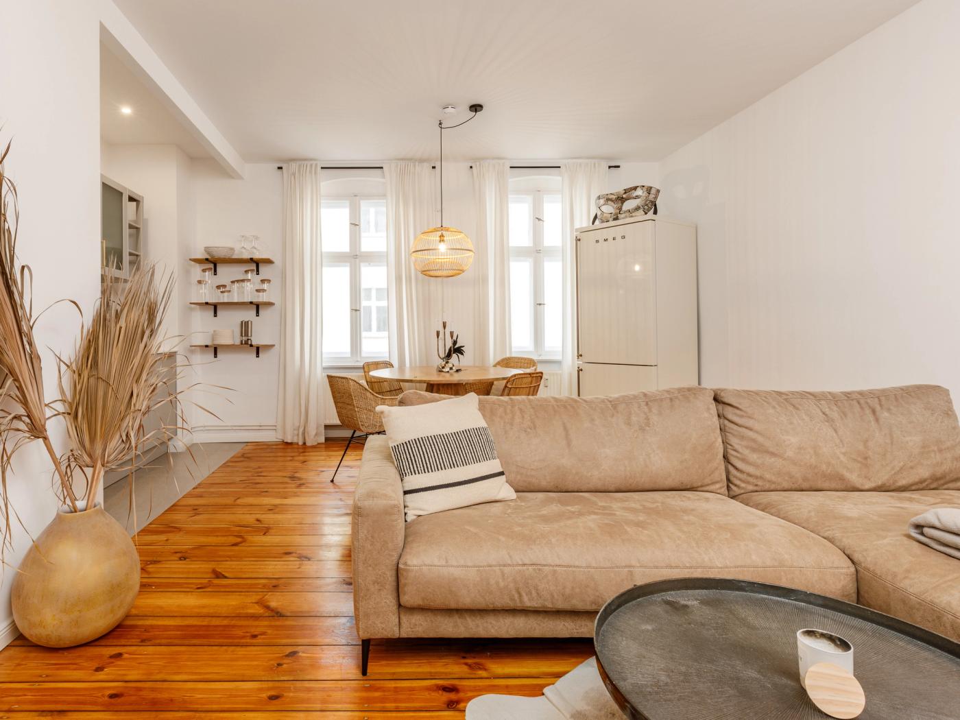 Repräsentative Altbauwohnung mit historischem Charme & modernem Komfort am Boxhagener Platz