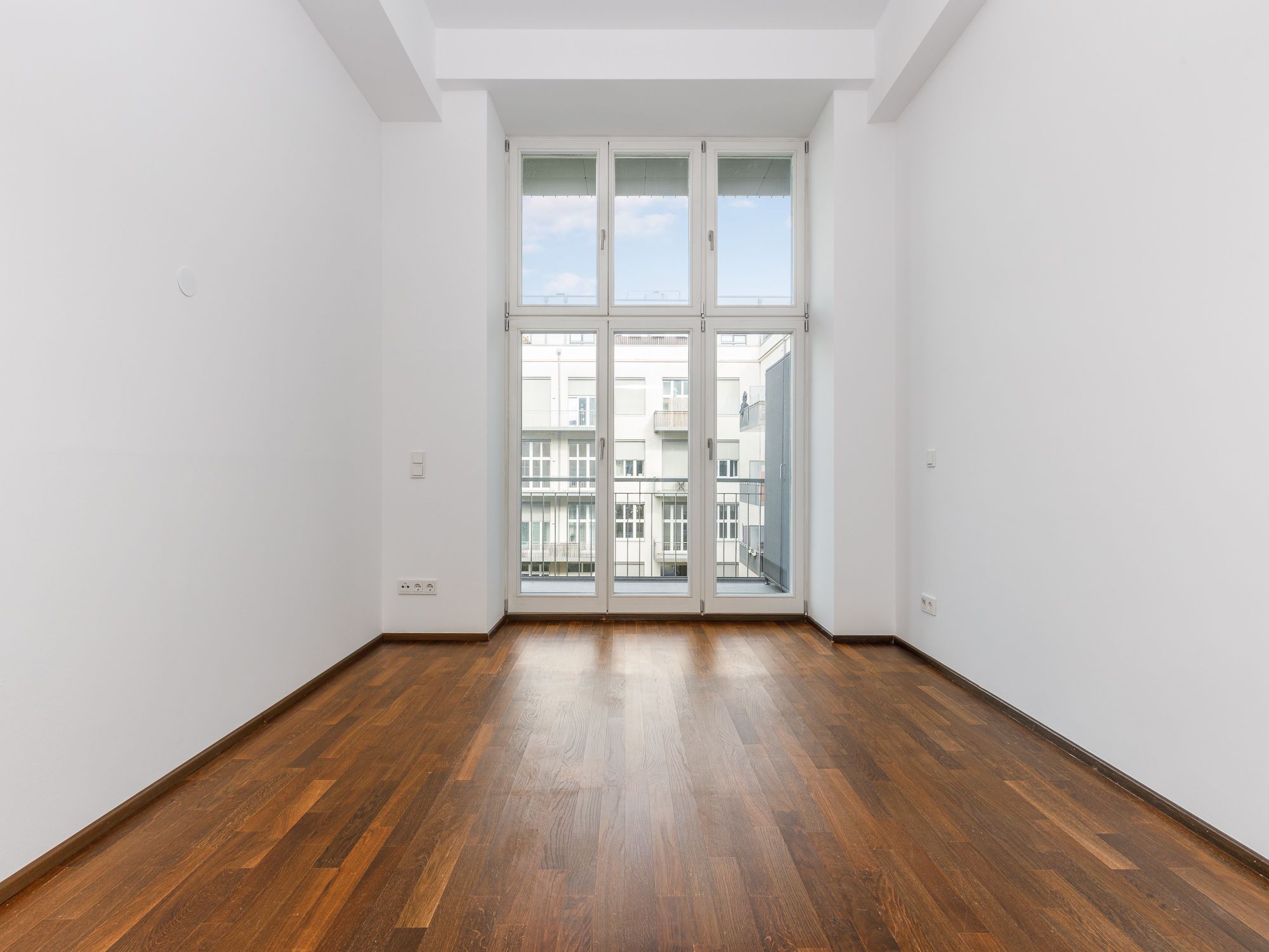 Primary bedroom facing the quite courtyard 