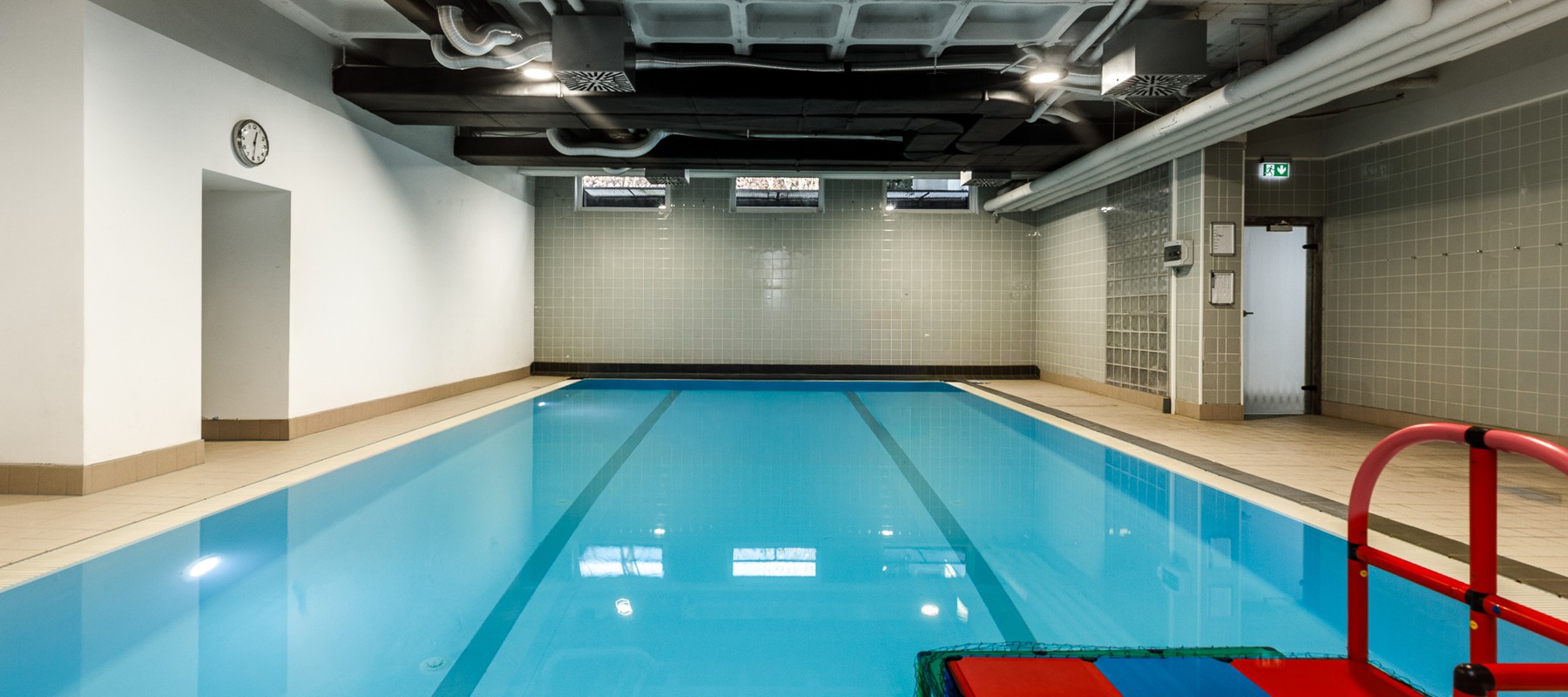 Eigenes Schwimmbad im Haus Eigenes Schwimmbad im Haus