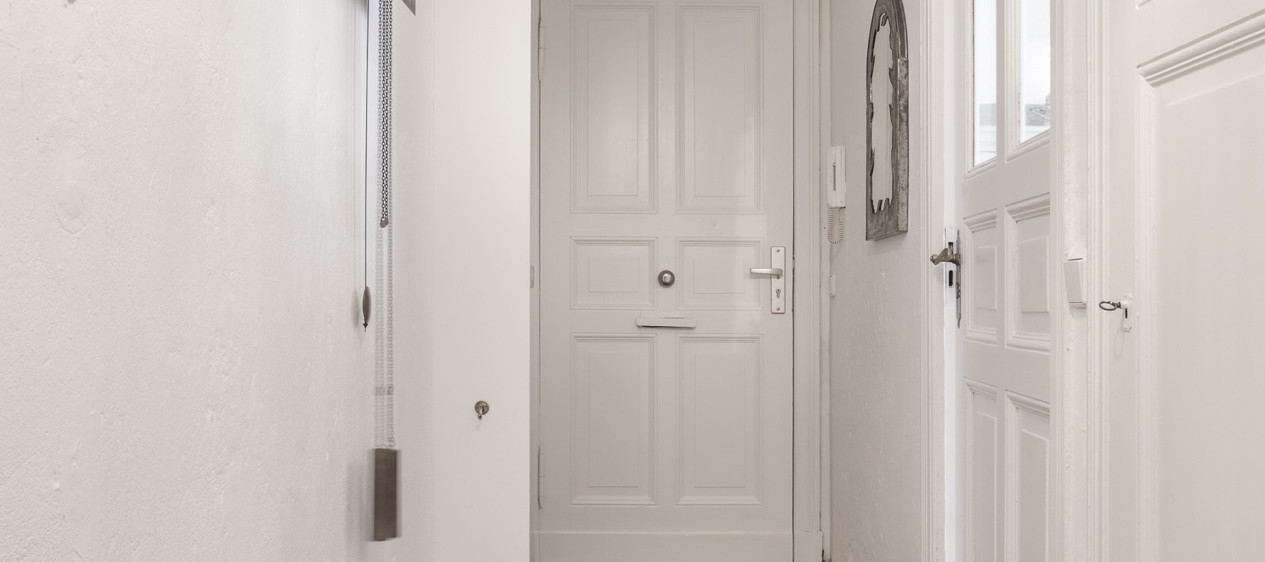 Eingangsbereich mit Gegensprechanlage Eingangsbereich mit Gegensprechanlage