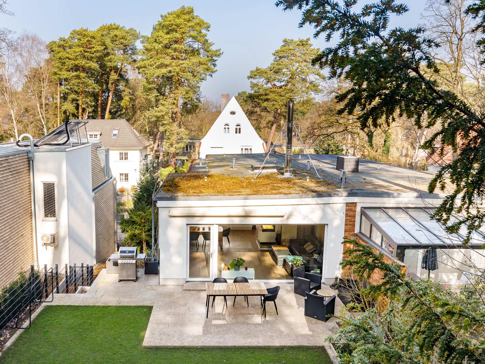 Ansicht der Grundstücks vom Hang