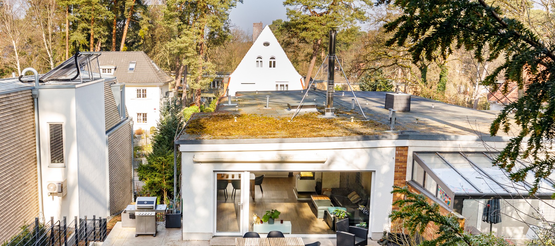 Ansicht der Grundstücks vom Hang Ansicht der Grundstücks vom Hang