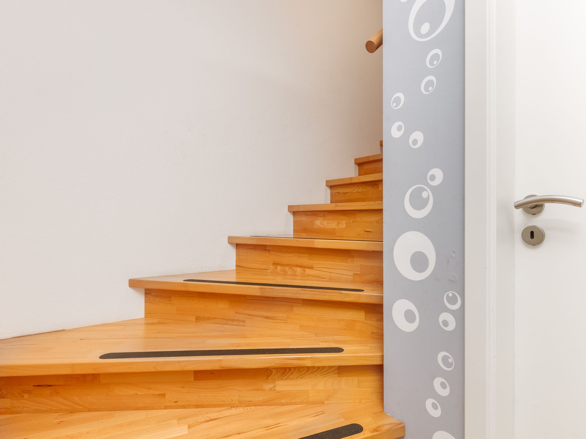 Indoor-Treppe zum Obergeschoss