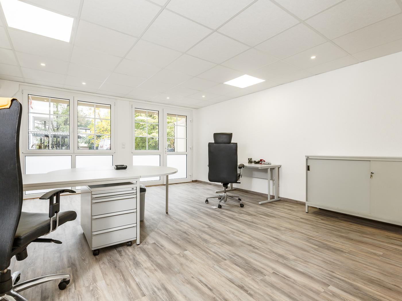 Weiterer Arbeitsbereich (Remise) Weiterer Arbeitsbereich (Remise)