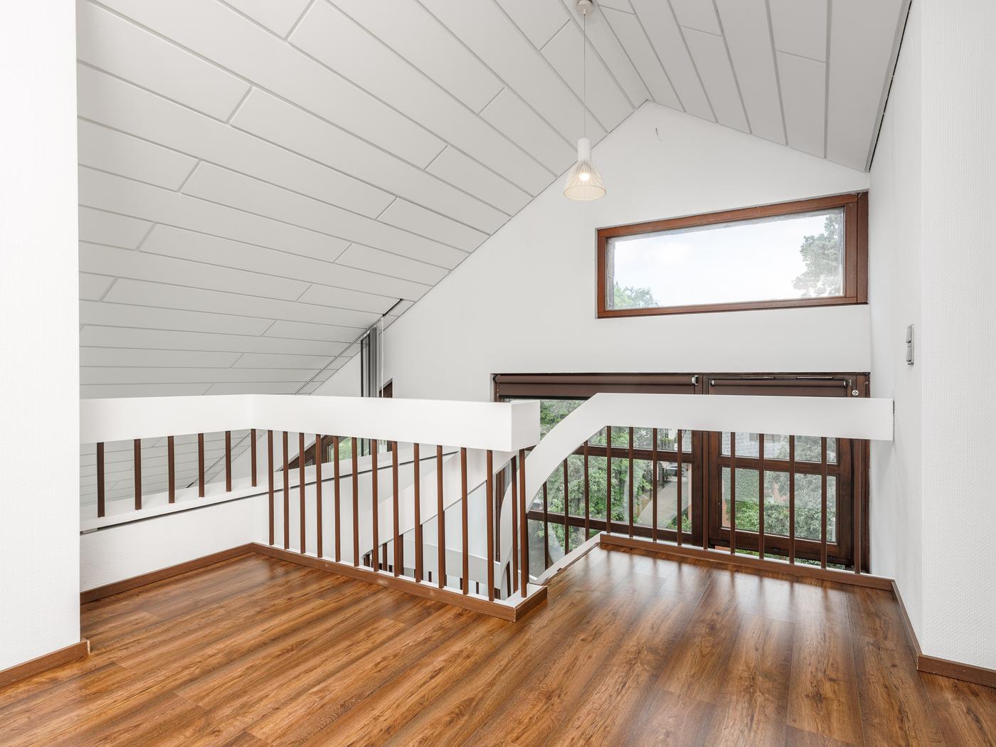 Galerie mit Arbeitsbereich Galerie mit Arbeitsbereich