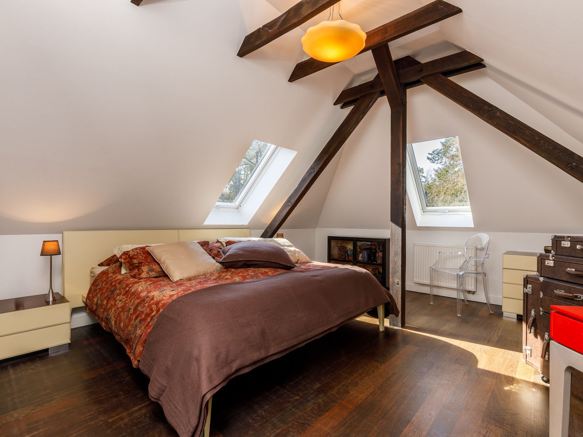 Converted attic with guest bedroom