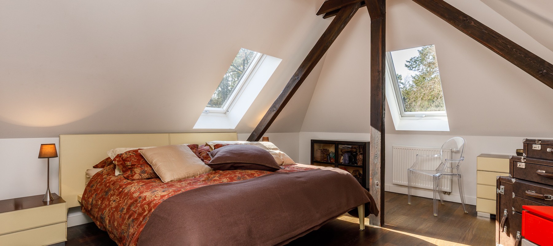 Converted attic with guest bedroom Converted attic with guest bedroom