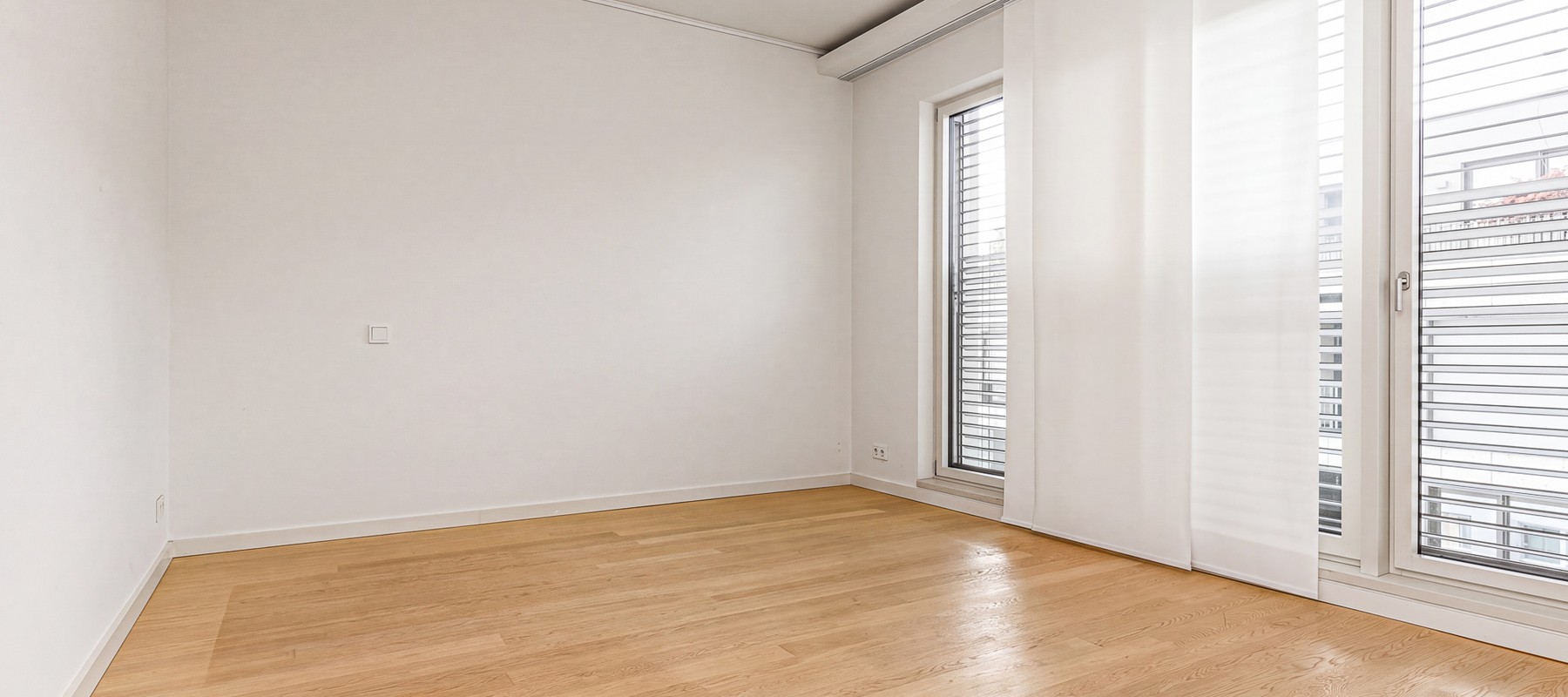 Großes Arbeits- bzw. Gästezimmer Großes Arbeits- bzw. Gästezimmer